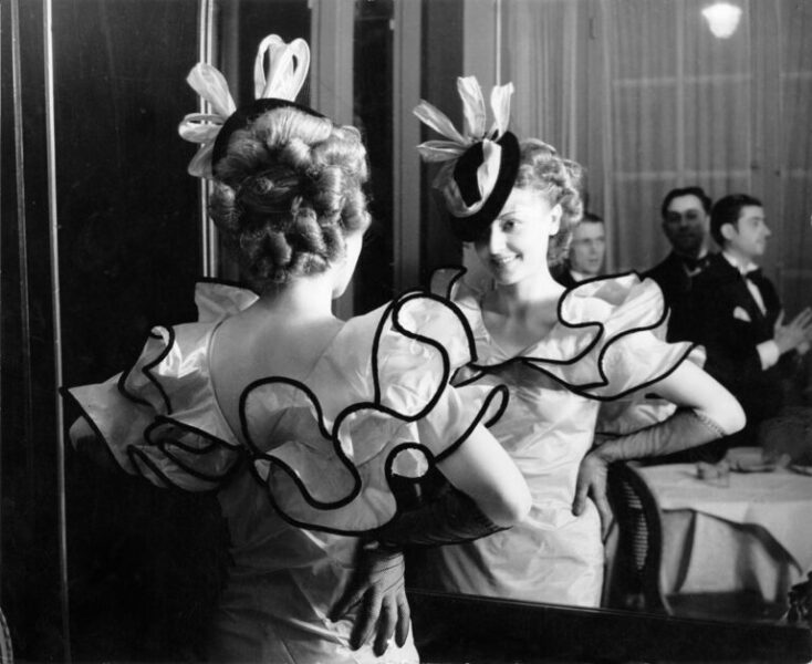 Brassaï: Soirée Haute couture, Paris 1935 © Estate Brassaï Succession - Philippe Ribeyrolles